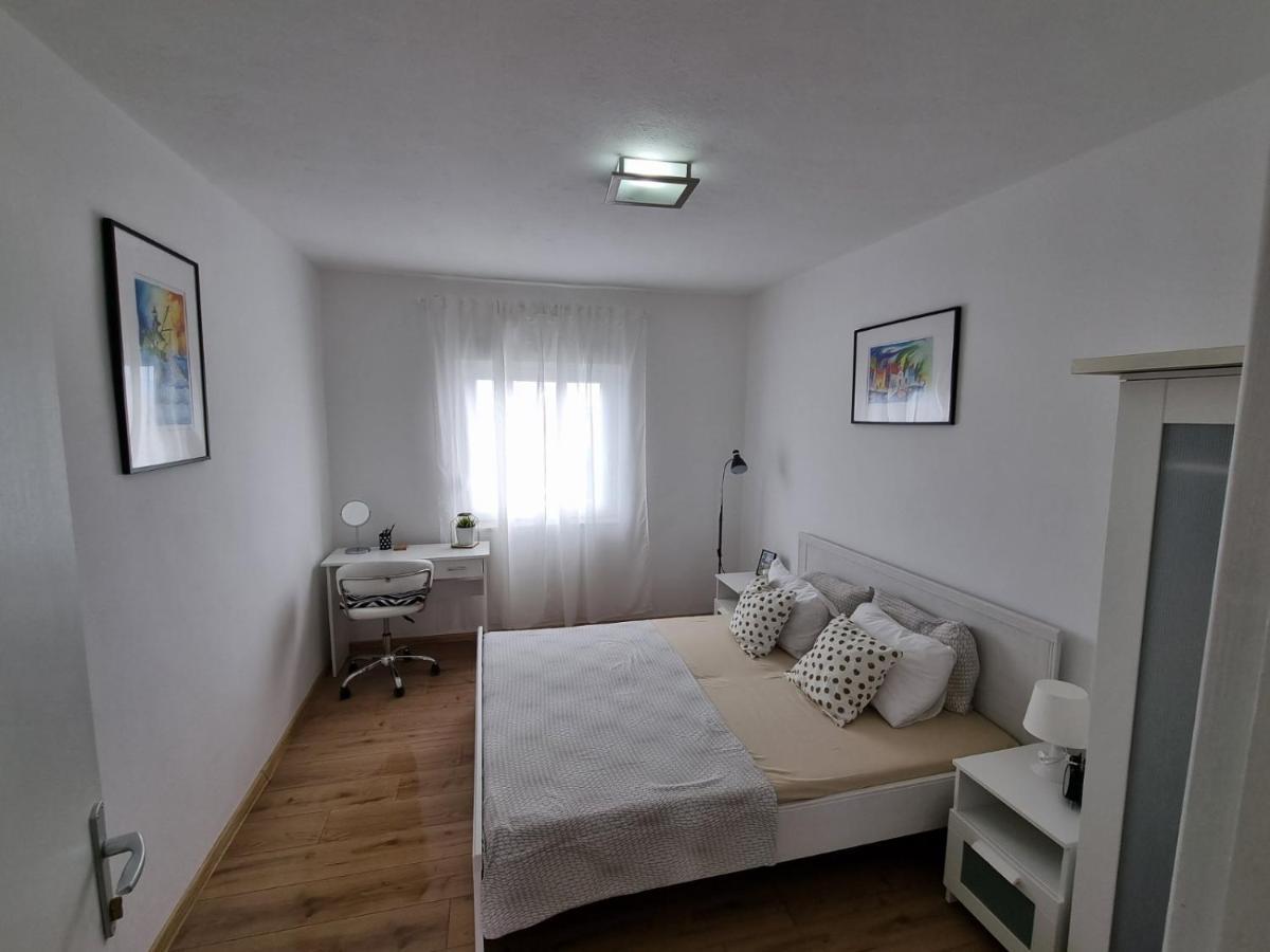 Apartmani Mali Selce Exteriér fotografie