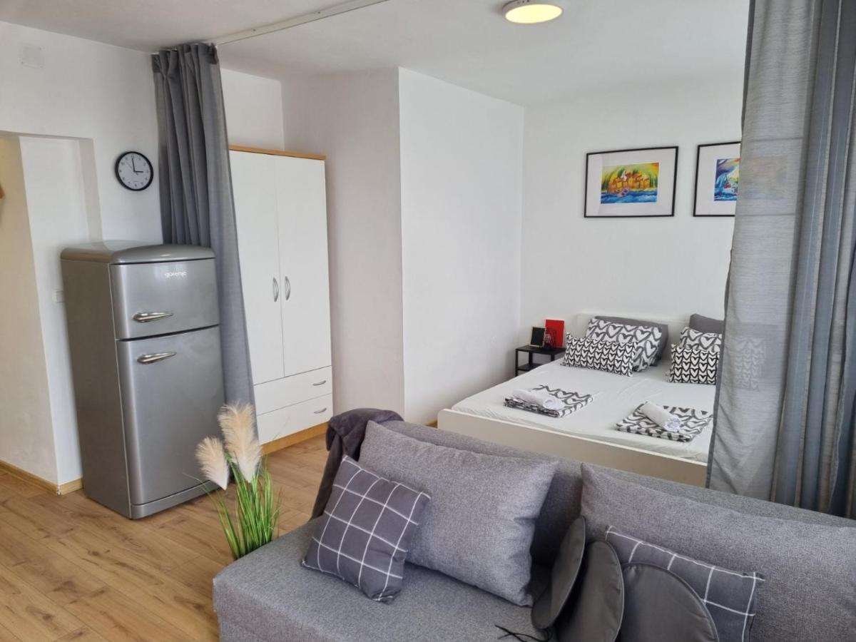 Apartmani Mali Selce Exteriér fotografie