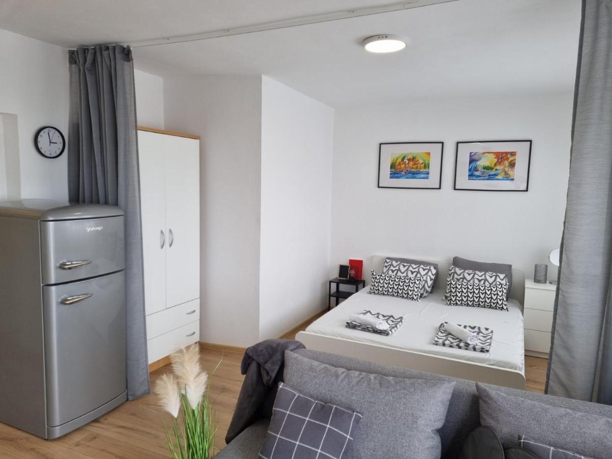 Apartmani Mali Selce Exteriér fotografie