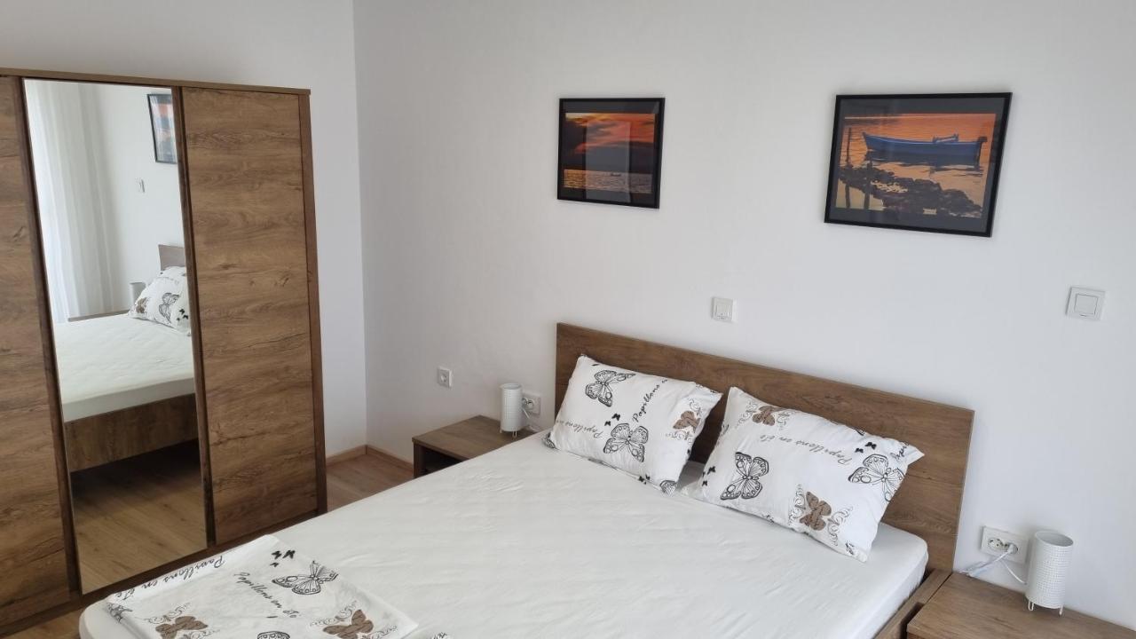 Apartmani Mali Selce Exteriér fotografie
